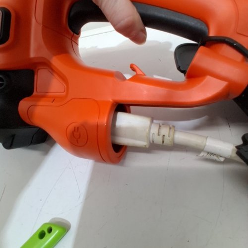 BLACK+DECKER CORDED HEDGE TRIMMER WITH 16" DUAL-ACTION BLADE - ORANGE (MODEL: BEHT100) image 2