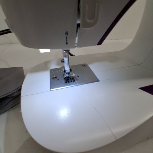 SINGER M3500 32 STITCH SEWING MACHINE - WHITE/PURPLE (MODEL: M3500) image 2