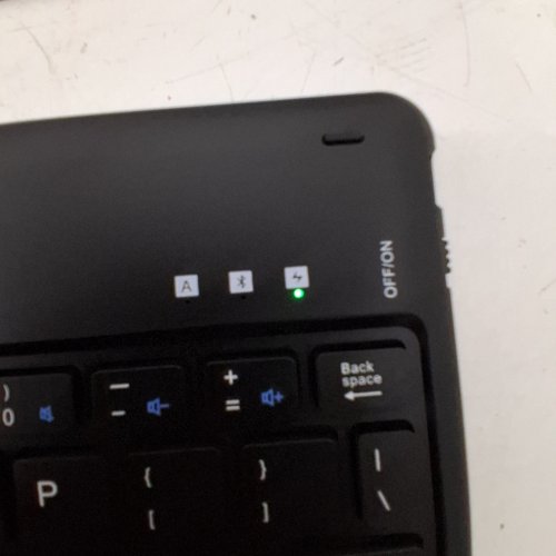TARGUS PRO-TEK UNIVERSAL BLUETOOTH KEYBOARD CASE - WORKS WITH 9"-11" DEVICES - 10.75" X 7.50" X 1.13" - BLACK/GREY image 2