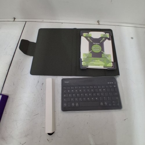 TARGUS PRO-TEK UNIVERSAL BLUETOOTH KEYBOARD CASE - WORKS WITH 9"-11" DEVICES - 10.75" X 7.50" X 1.13" - BLACK/GREY image 3