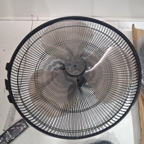 AMAZON BASICS 16" PEDESTAL FLOOR FAN/OSCILLATING BLADES - BLACK - (MODEL: FS40-10BR) image 4