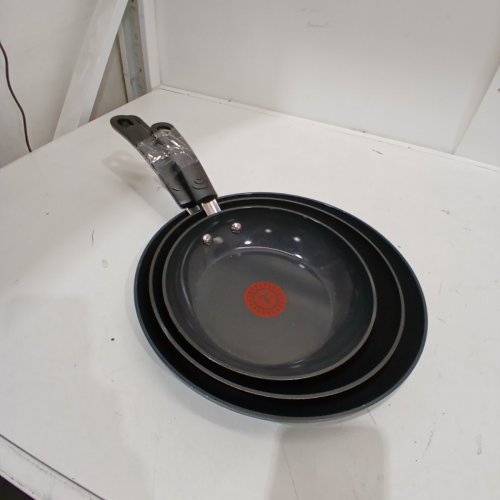 3PC T-FAL ELITE CERAMIC NON-STICK SKILLET SET - 8"/9.75"/11.25" - BLACK/RED (MODEL: 8899888) image 2