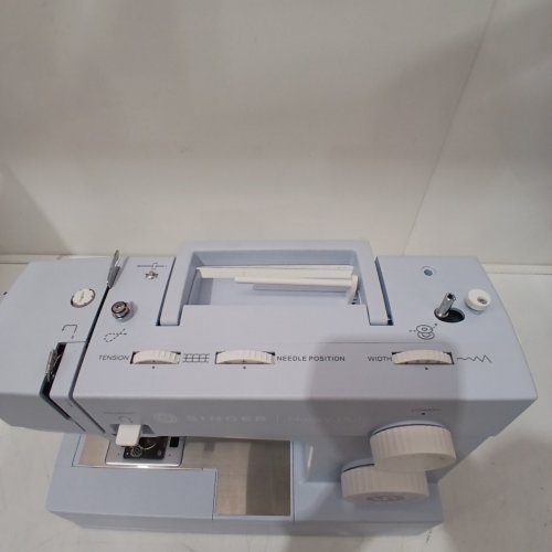 SINGER HEAVY DUTY METAL FRAME HIGH SPEED SEWING MACHINE - MELTWATER BLUE (MODEL: 4423) image 5