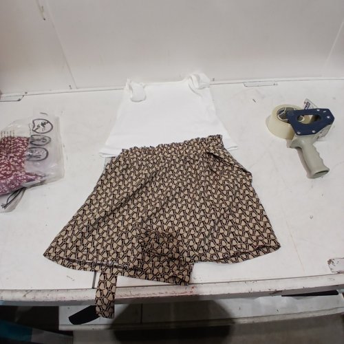 2PC WOMENS SHEIN TANK TOP AND SHORTS - SMALL - BEIGE AND BLACK image 3