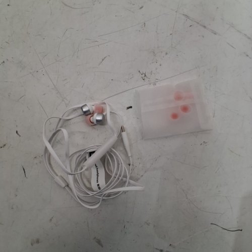 JBL TUNE 310C WIRED HI-RES EARBUDS WITH TANGLE FREE CABLE AND 3 BUTTON REMOTE - USB-C - WHITE (MODEL: VIPRB-T310C) image 3