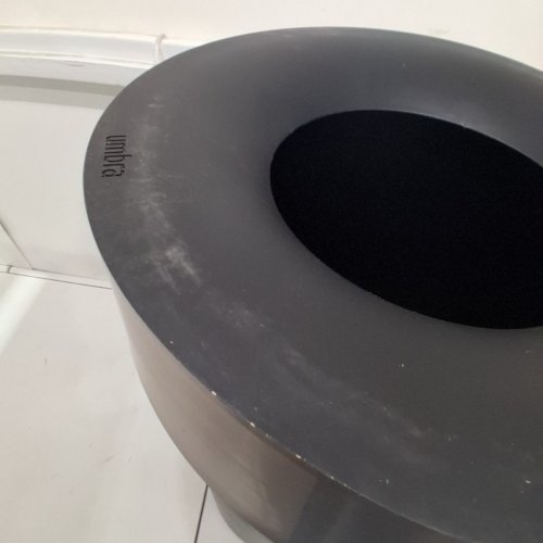 UMBRA VENTO OPEN TOP TRASH CAN - 30" - 16.5 GAL/62L - BLACK (MODEL: 1013048-047-REM) image 3