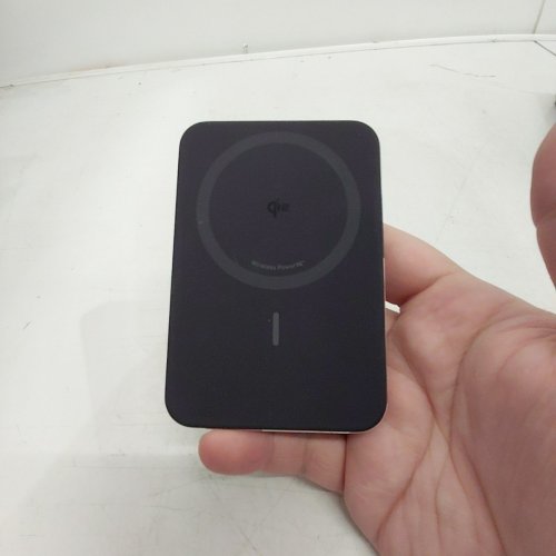 ANKER ULTRA-SLIM MAGNETIC POWER BANK - 10,000 MAH, 30W USB-C, 15W MAGSAFE - BLACK image 3