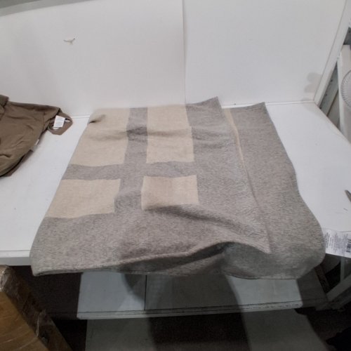 CHALET DECOR WOVEN THROW BLANKET - 60" X 70" - GREY/BEIGE (MODEL : 1901560) image 2
