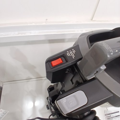 SHARK NAVIGATOR SELF-CLEANING BRUSHROLL PET UPRIGHT VACUUM - CANADIAN VERSION (MODEL: ZU62C) image 2