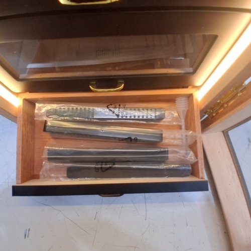 MARVERO DESKTOP CIGAR HUMIDOR CABINET - HOLDS 200 CIGARS - WALNUT (MODEL: CIGAR-15-UK) image 9