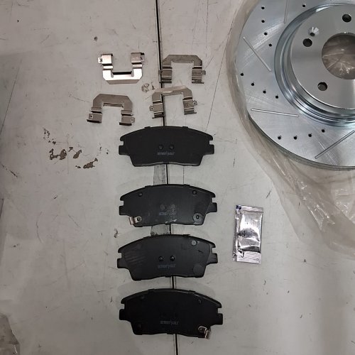 2PK DETROIT AXLE DRILLED SLOTTED BRAKE ROTOR BRAKE PAD KIT FOR KIA SOUL/SELTOS - (MODEL: S-800016) image 3