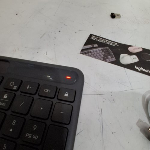 LOGITECH SIGNATURE SLIM SOLAR+ WIRELESS BLUETOOTH KEYBOARD - GRAPHITE (MODEL: K980) image 2