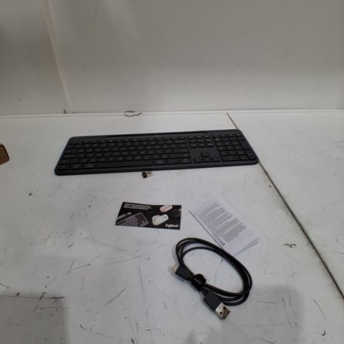 LOGITECH SIGNATURE SLIM SOLAR+ WIRELESS BLUETOOTH KEYBOARD - GRAPHITE (MODEL: K980) image 3
