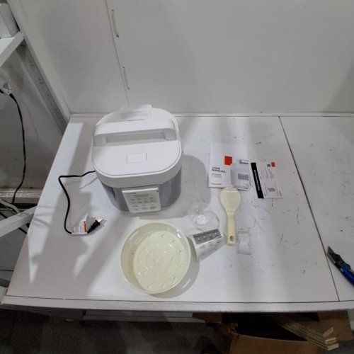 TOSHIBA DIGITAL RICE COOKER - 5.5 CUPS - WHITE - (MODEL:RC-10JSVNA) image 3