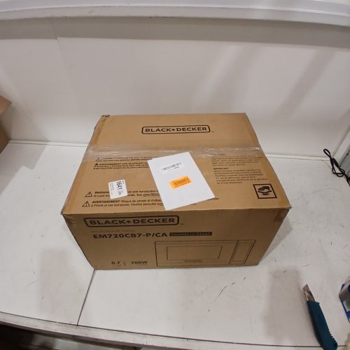 BLACK+DECKER STAINLESS STEEL COUNTERTOP MICROWAVE - 0.7CUFT CAPACITY - 700W - 10″ TURNTABLE - STAINLESS STEEL - (MODEL: EM720CB7-P) image 10