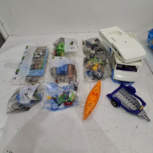 137PC PLAYMOBIL MEGA CAMPING BUIDING SET (MODEL: 9318) image 2