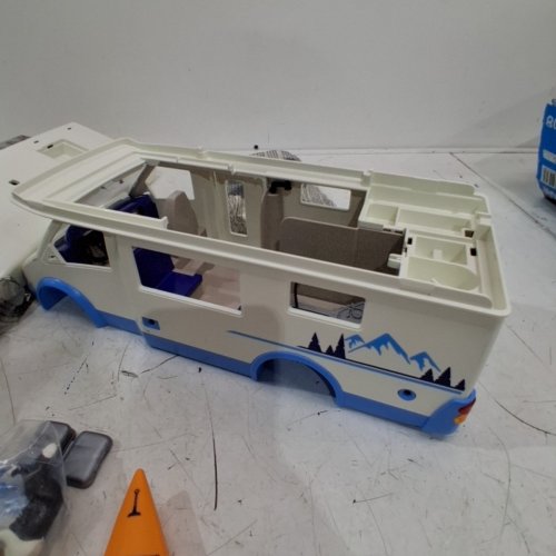 137PC PLAYMOBIL MEGA CAMPING BUIDING SET (MODEL: 9318) image 4