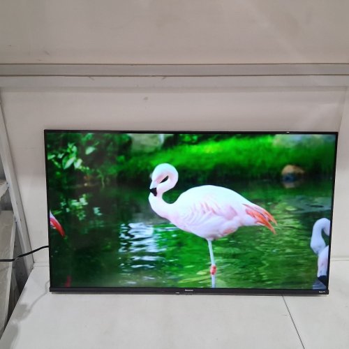 HISENSE 4K UHD HDR LRD ROKU SMART TV - 43" - BLACK (MODEL: 43R63N) image 3