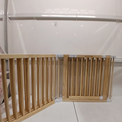 COMFYCUBS FOLDABLE EXTENDABLE BABY GATE WITH CHILD PROOF LOCK - 25" X 30" - 228" - NATURAL image 2