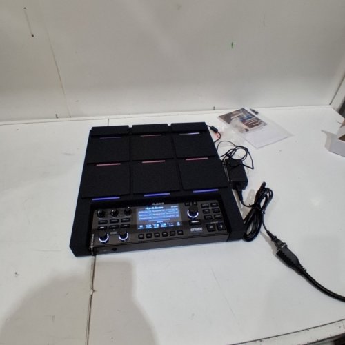 ALESIS STRIKE MULTIPAD - 9-PAD PERCUSSION INSTRUMENT WITH SAMPLER, LOOPER, 2 INS AND OUTS, SOUNDCARD, USB SAMPLE LOADING AND 4.3" DISPLAY image 3