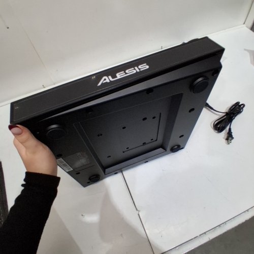 ALESIS STRIKE MULTIPAD - 9-PAD PERCUSSION INSTRUMENT WITH SAMPLER, LOOPER, 2 INS AND OUTS, SOUNDCARD, USB SAMPLE LOADING AND 4.3" DISPLAY image 6