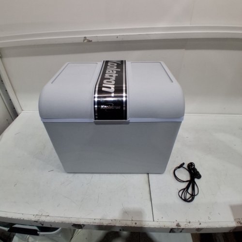 KOOLATRON TRAVEL SAVER THERMOELECTRIC BRUSHLESS ICELESS 12V COOLER/WARMER - 42L CAPACITY - GREY/BLACK (MODEL: P95) image 2