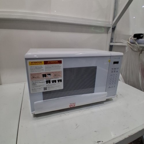 PANASONIC "THE GENIUS" MICROWAVE OVEN - 1.3 CUBIC FEET/1100 WATTS - WHITE - (NN-SG676W) image 3