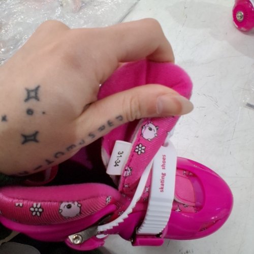 GIRLS ADJUSTABLE ROLLER SKATES WITH LIGHT UP WHEELS - SIZE 31-34 - PINK image 4