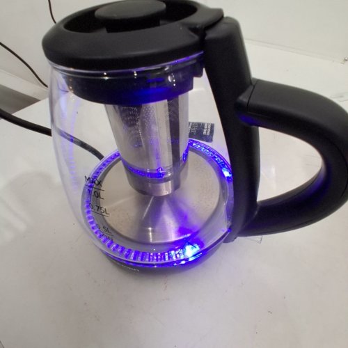 CHEFMAN ELECTRIC RAPID-BOIL KETTLE WITH LED LIGHTS - 1.0L - SILVER/BLACK - (MODEL: RJ11-10-WMC) image 2