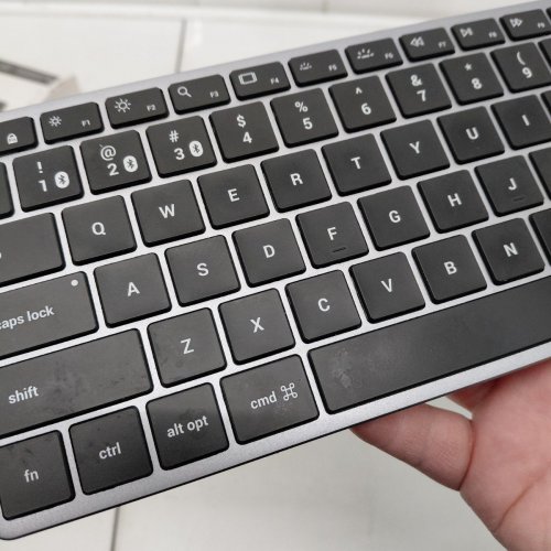 SATECHI SLIM X1 BLUETOOTH COMPACT KEYBOARD MADE FOR MAC - 11.2" X 4.5" - SILVER/BLACK image 3