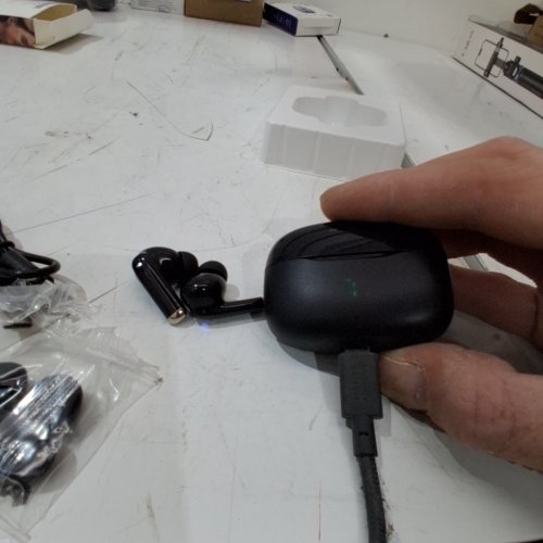 B BLAST! I52 BLUETOOTH WIRELESS EARBUDS WITH BATTERY INDICATOR - BLACK image 2
