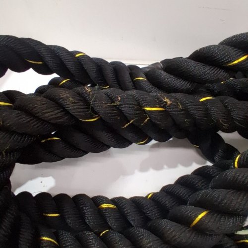 AMAZON BASICS BATTLE EXERCISE TRAINING ROPE - 2" X 30FT - BLACK AND YELLOW (MODEL: B072Z5N674) image 3