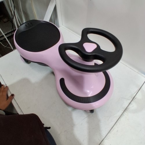 JOYANO SWING CAR WITH LED LIGHT-UP WHEELS - 110LB CAPACITY (3+YEARS) - PINK/BLACK (MODEL#: LB1802) image 3