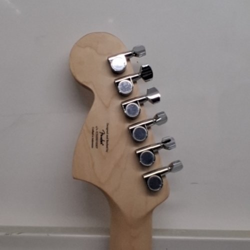 FENDER SQUIER SONIC MUSTANG ELECTRIC GUITAR - MAPLE FINGERBOARD - RIGHT HAND - TORINO RED (MODEL: 0373652558) image 6