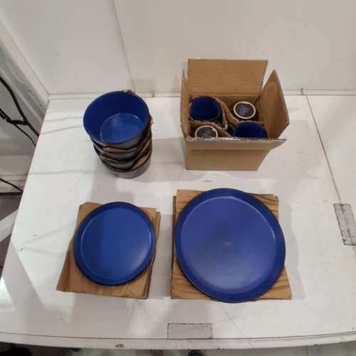 16PC STONE LAIN TWO-TONE GLAZE STONEWARE DINNERWARE SET - BLACK/BLUE (MODEL: BLB0257) image 3