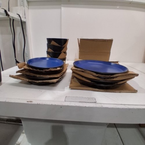16PC STONE LAIN TWO-TONE GLAZE STONEWARE DINNERWARE SET - BLACK/BLUE (MODEL: BLB0257) image 5