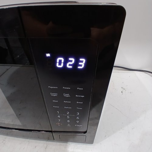 FRIGIDAIRE STAINLESS STEEL MICROWAVE WITH 10 POWER LEVELS - 1.1CU. FT. 1000W - BLACK (MODEL: EMW1132) image 2