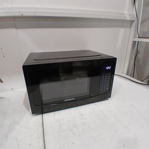 FRIGIDAIRE STAINLESS STEEL MICROWAVE WITH 10 POWER LEVELS - 1.1CU. FT. 1000W - BLACK (MODEL: EMW1132) image 3