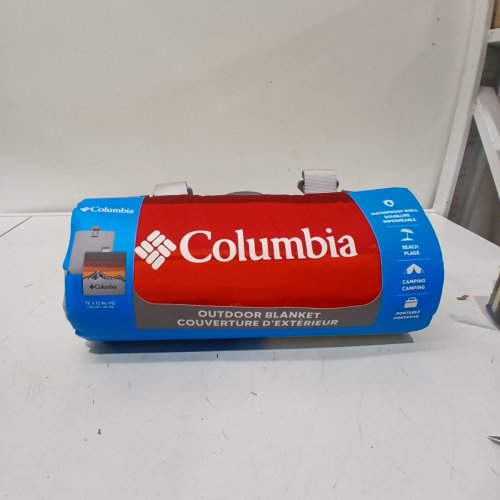 COLUMBIA DURABLE OUTDOOR BLANKET - 72" X 72" - DARK GREEN image 3