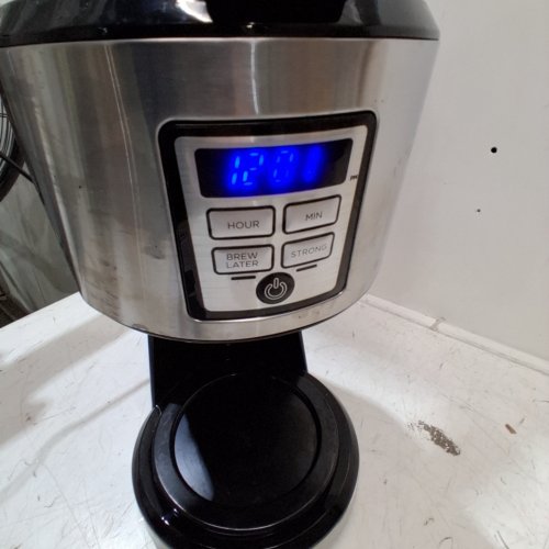 BLACK AND DECKER STAINLESS STEEL PROGRAMMABLE COFFEE MAKER - 12 CUPS - STAINLESS STEEL/BLACK (MODEL: ‎CM1231SC) image 2