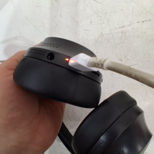 WIRELESS OVER-EAR STEREO HEADSET - BLACK (MODEL: P7235) image 2