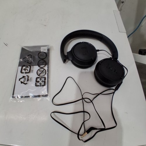 JBL TUNE 500 WIRED ON-EAR HEADPHONES WITH ONE-BUTTON REMOTE/MIC - BLACK (MODEL: ‎JBLT500BLKAM) image 3