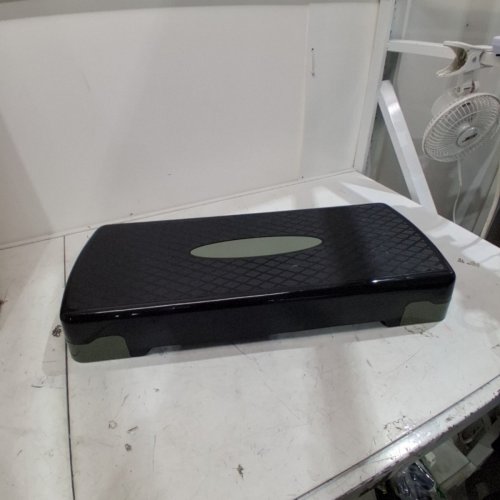AMAZON BASICS AEROBIC EXERCISE STEP PLATFORM - BLACK\GREY image 2