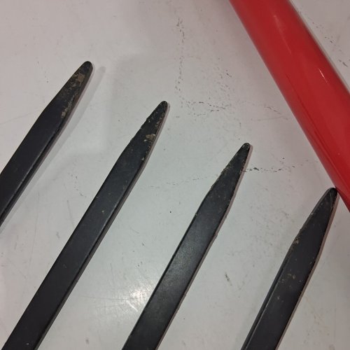 GARDEN PITCH FORK 4-TINE - 45" - RED, BLACK (MODEL: F115-2) image 5