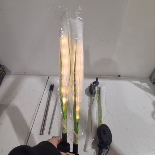 4PK SOLAR GARDEN REED LAMPS - 28"H - GREEN/BLACK image 2