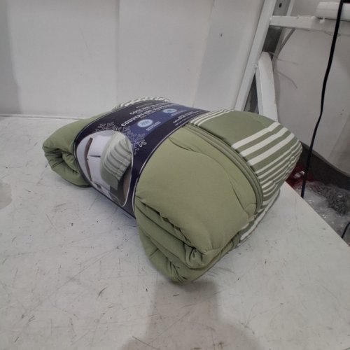 COOLING QUILTED COMFORTER BLANKET - QUEEN - GREEN/WHITE STRIPS (MODEL: 1986200) image 2