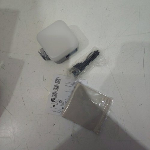 NEEWER BASIC MAGNETIC RGB VIDEO LIGHT RGB MINI LED CAMERA LIGHT -2500-9000K - WHITE - (MODEL:BL60C) image 3