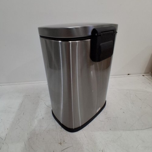 AMAZON BASICS SMUDGE RESISTANT SMALL RECTANGULAR TRASH CAN WITH SOFT-CLOSE - 5L - STAINLESS STEEL image 3