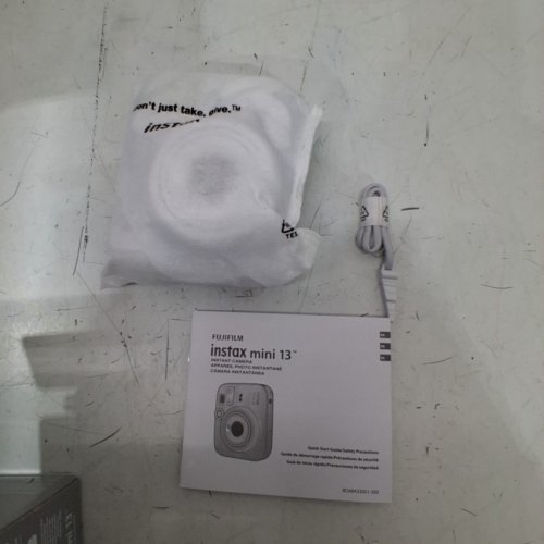 FUJIFILM INSTAX MINI 13 INSTANT CAMERA - WHITE image 2