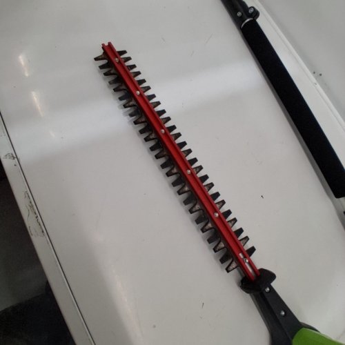 GREENWORKS PRO POLE HEDGE TRIMMER 80 V - 20" - GREEN / BLACK (MODEL: PTB308) image 4